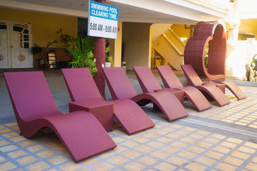 Suzuki Beach Hotel Olongapo City Exteriör bild