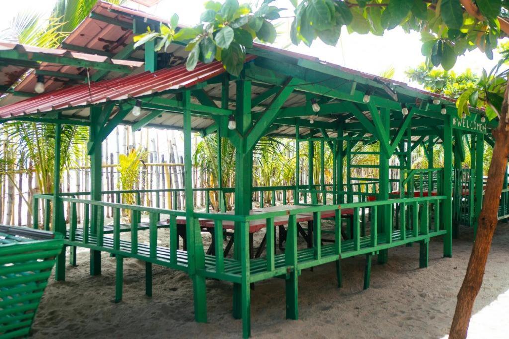 Suzuki Beach Hotel Olongapo City Exteriör bild