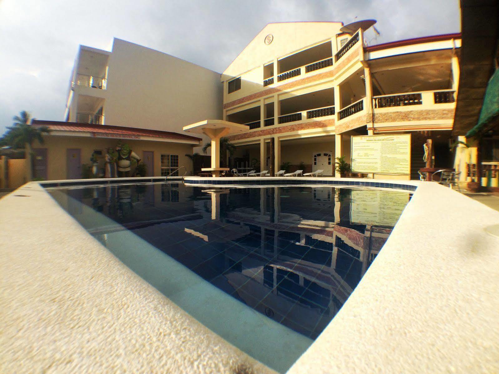 Suzuki Beach Hotel Olongapo City Exteriör bild