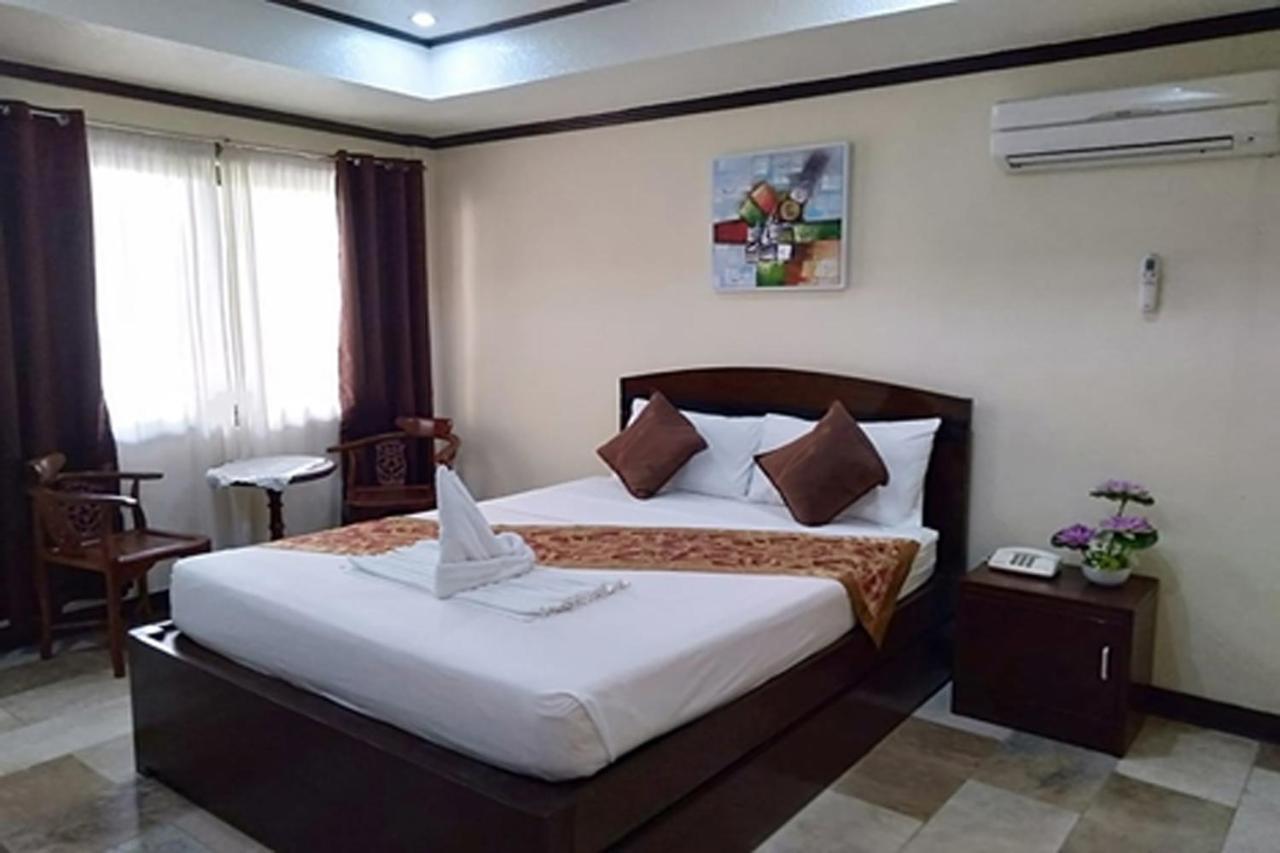 Suzuki Beach Hotel Olongapo City Exteriör bild